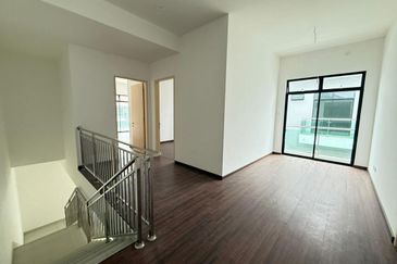 Austin Residence @Taman Mount Austin