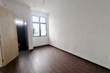 Austin Residence @Taman Mount Austin