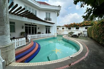 Stulang Laut / Darat