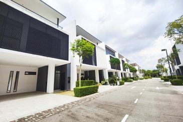 The Hills Residences, Senibong Cove
