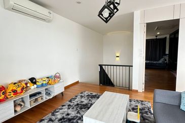 The Hills Residences, Senibong Cove