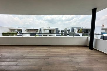 The Hills Residences, Senibong Cove