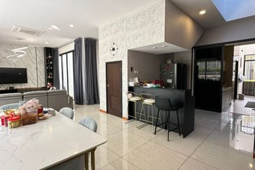 The Hills Residences, Senibong Cove