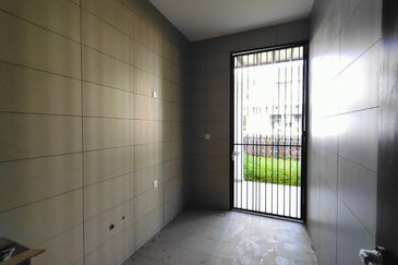 Senibong Cove Waterway Residences