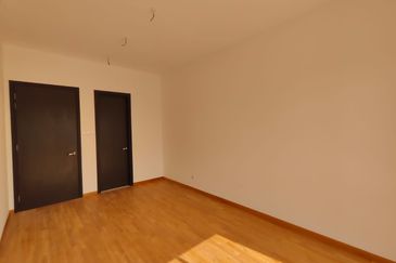 Senibong Cove Waterway Residences