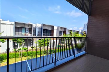 Senibong Cove Waterway Residences