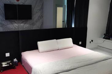 Akademik Suite @ Mount Austin