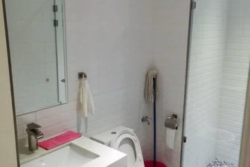 Akademik Suite @ Mount Austin