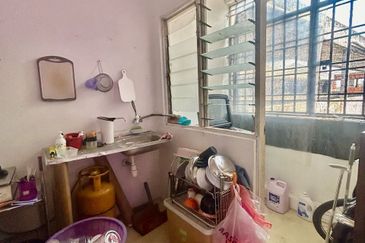 Taman Pulai Utama Flat