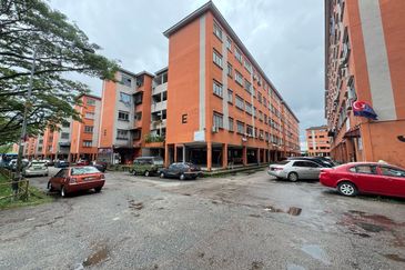 Taman Pulai Utama Flat
