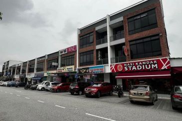 Gelang Patah 3 Storey Shoplot 