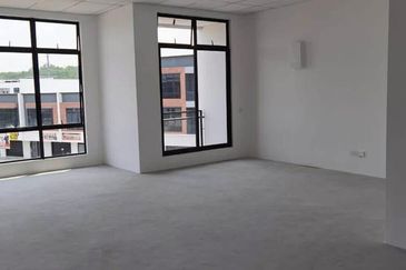 Gelang Patah 3 Storey Shoplot 