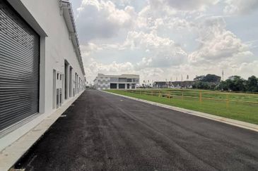 Selesa Jaya Factory Corner Lot For Rent