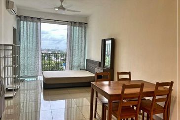 Dedaun Hijau (Greenfield Regency)