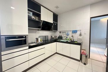 Setia Tropika Fully Furnished & Fully Renovated Near EDL Highway 