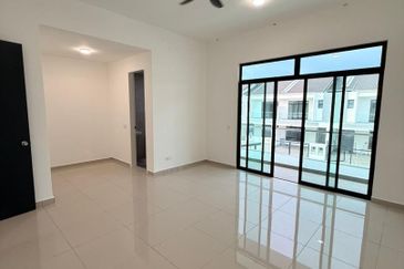 IOI Bandar Putra Kulai Sonatia Park Home Brand New Unit For Rent