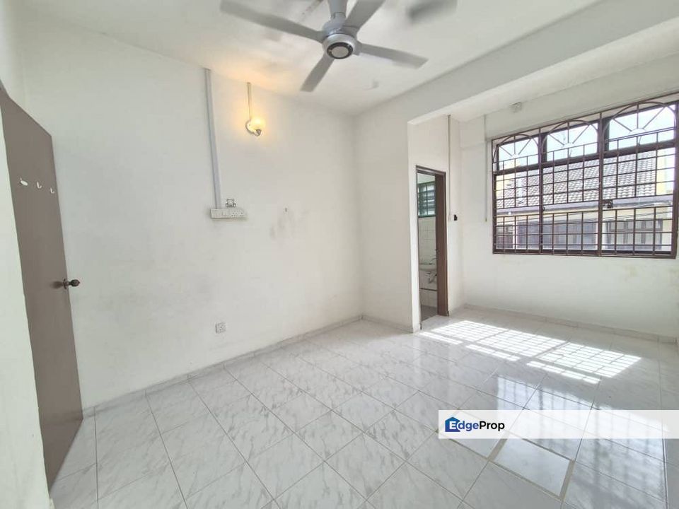 For Rent / WTL｜出租 ✨ Exclusive Unit｜独家单位 📍 Jalan Saga 3, Taman Desa Cemerlang 📍 靠近 Ulu Tiram、Taman Gaya、Taman Ehsan Jaya、Taman Desa Jaya, Johor, Ulu Tiram