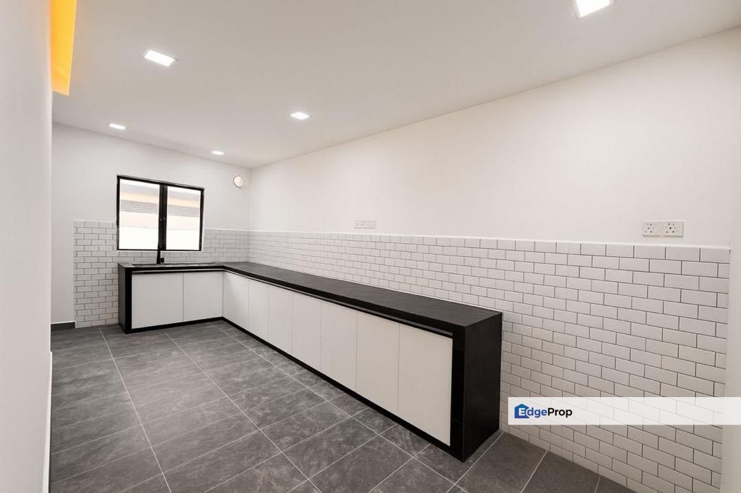 For Sale / WTS Double Storey Terrace House | 双层排屋 Bandar Putra, Kulai, Johor, Kulai