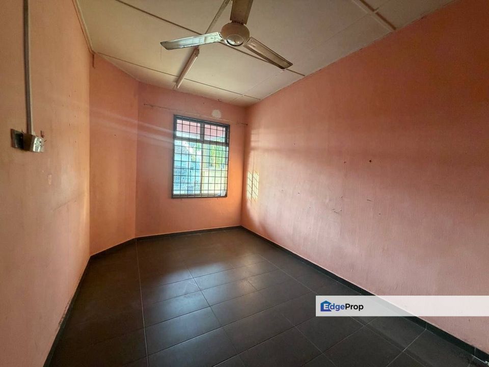 FOR RENT @ Taman Universiti Single Storey Terrace House｜单层排屋, Johor, Skudai
