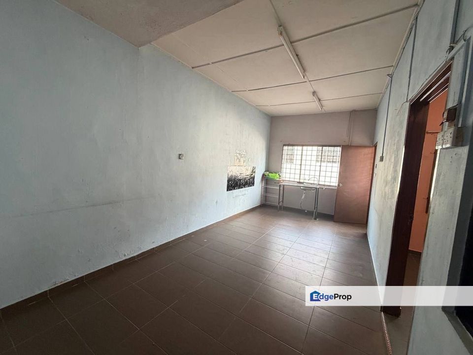 FOR RENT @ Taman Universiti Single Storey Terrace House｜单层排屋, Johor, Skudai