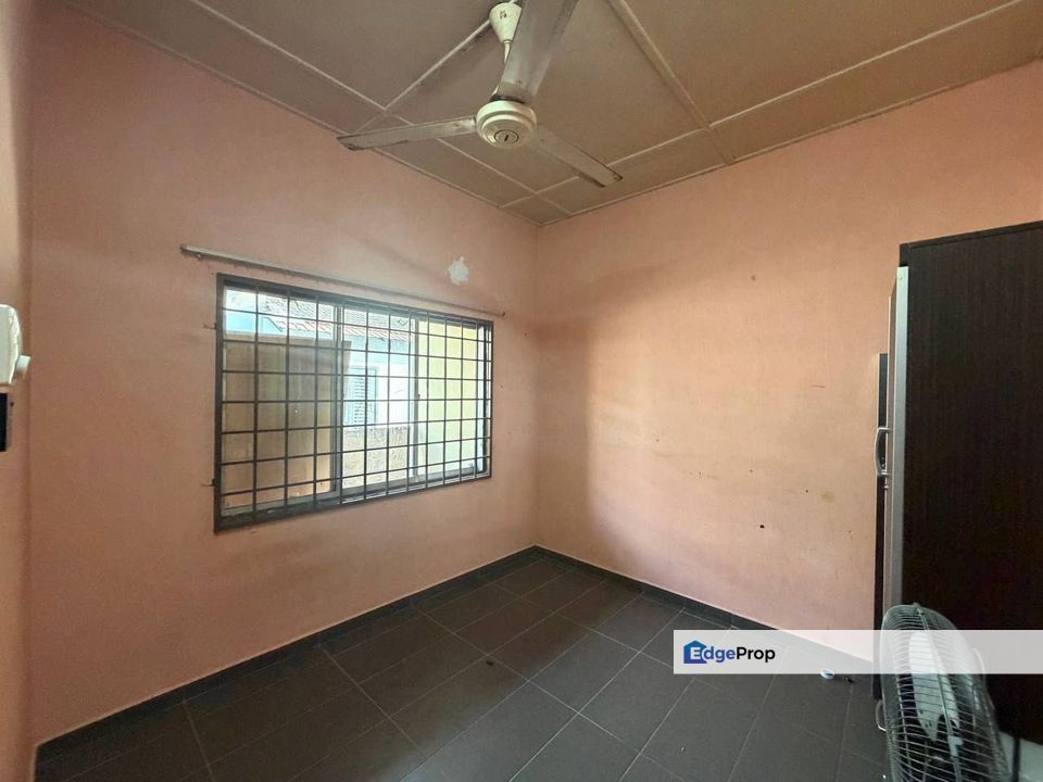 FOR RENT @ Taman Universiti Single Storey Terrace House｜单层排屋, Johor, Skudai