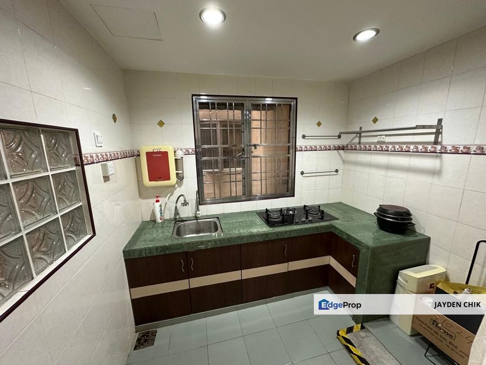 Kantan Court Apartment At Taman Bukit Serdang, Seri Kembangan, Selangor, Seri Kembangan