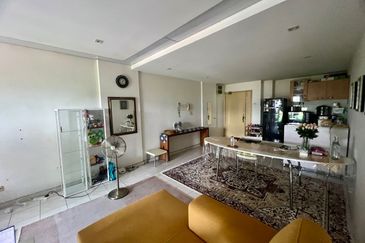 City Garden Palm Villa Condominium