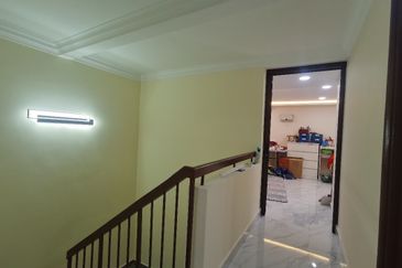 Double Storey House At Sri Petaling