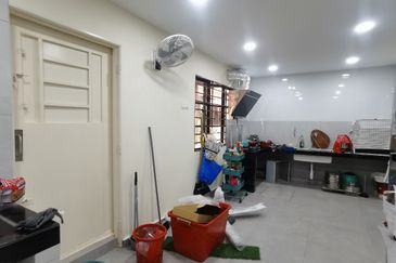 Double Storey House At Sri Petaling