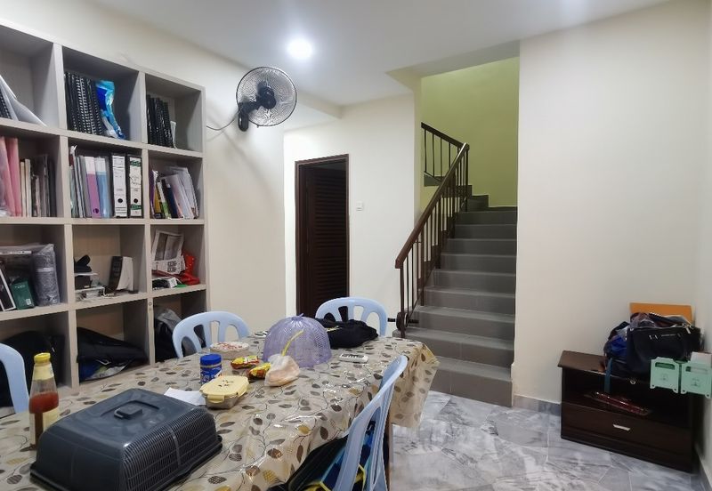 Double Storey House At Sri Petaling