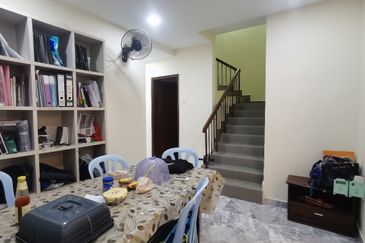Double Storey House At Sri Petaling