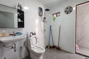 Double Storey House At Sri Petaling