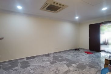 Double Storey House At Sri Petaling