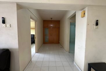 Anjung Hijau (Greenfield Apartment)