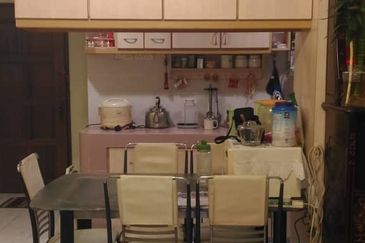 Desa Sri Puteri B Apartment At Desa Petaling