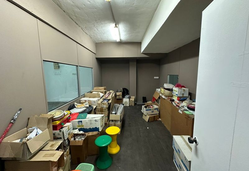 Shop Lot Corner Unit At Taman Lembah Maju 600 