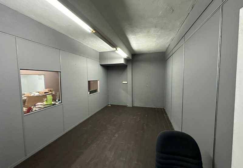 Shop Lot Corner Unit At Taman Lembah Maju 600 