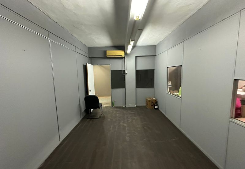 Shop Lot Corner Unit At Taman Lembah Maju 600 