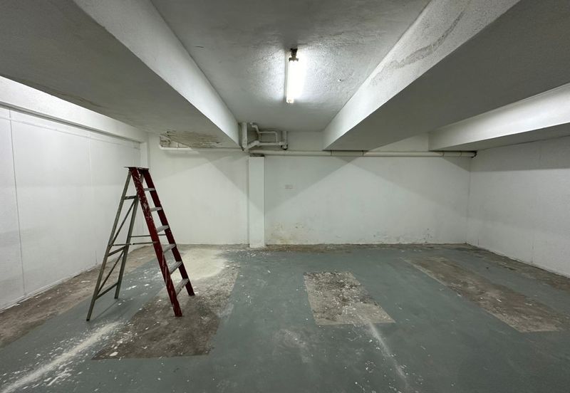 Shop Lot Corner Unit At Taman Lembah Maju 600 