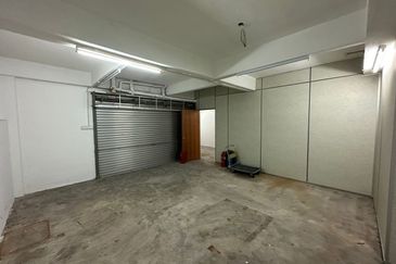 Shop Lot Corner Unit At Taman Lembah Maju 600 