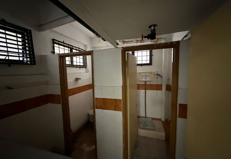 Shop Lot Corner Unit At Taman Lembah Maju 600 