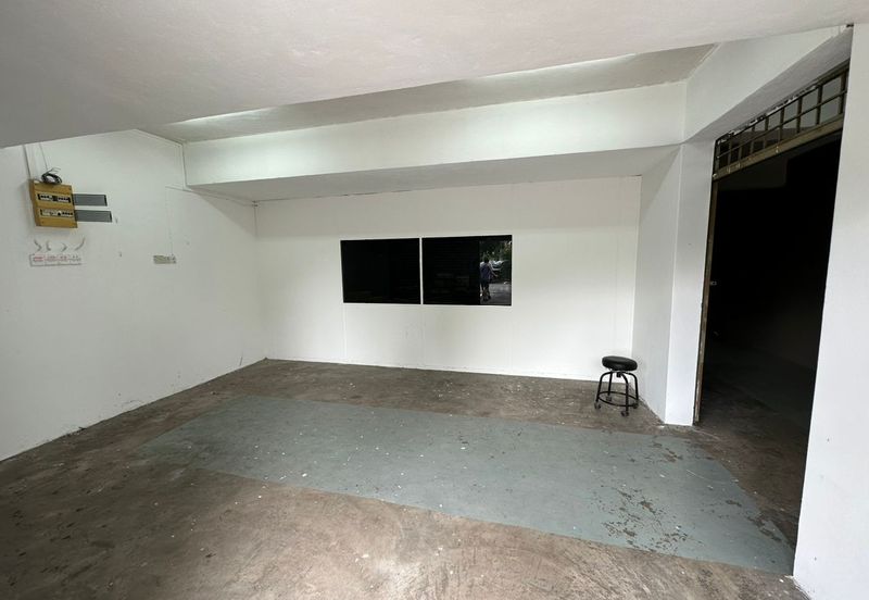 Shop Lot Corner Unit At Taman Lembah Maju 600 