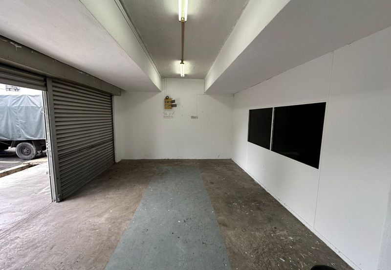 Shop Lot Corner Unit At Taman Lembah Maju 600 