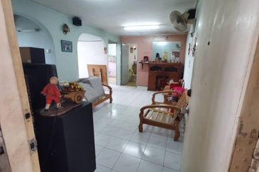 Flat Desa Petaling At Taman Desa Petaling