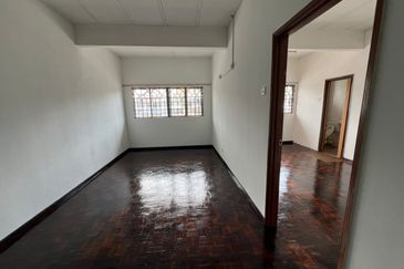 Townhouse at Pandan Indah Ampang (Very Near LRT Cahaya)