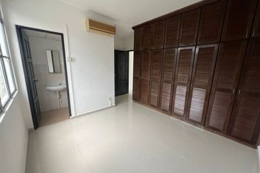 Pangsapuri Kristal (Crystal Tower), Taman Bukit Indah