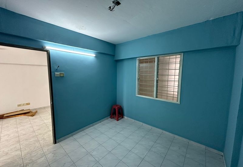 Flat Pandan Cahaya At Taman Cahaya Near LRT Cahaya