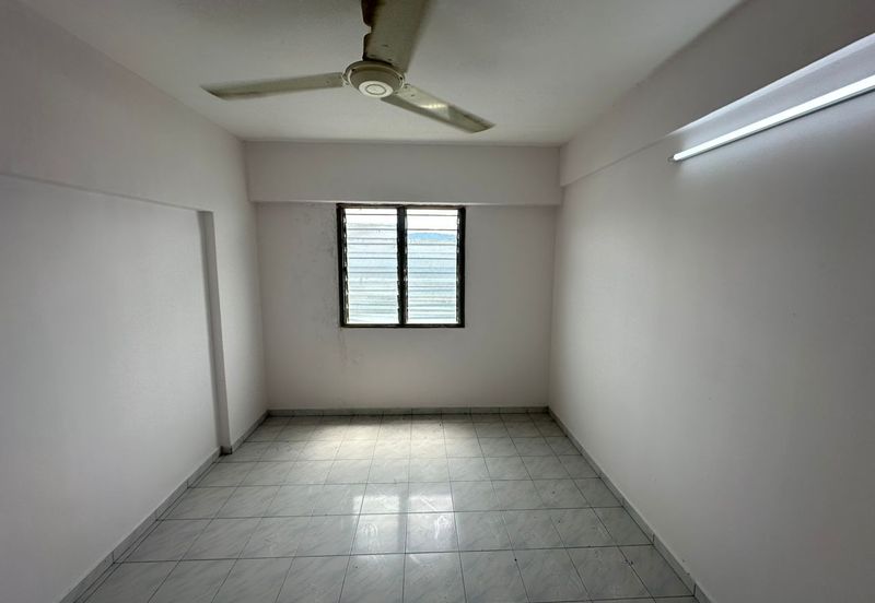 Flat Pandan Cahaya At Taman Cahaya Near LRT Cahaya