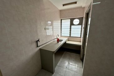 Flat Pandan Cahaya At Taman Cahaya Near LRT Cahaya