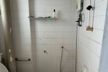 Flat Pandan Cahaya At Taman Cahaya Near LRT Cahaya